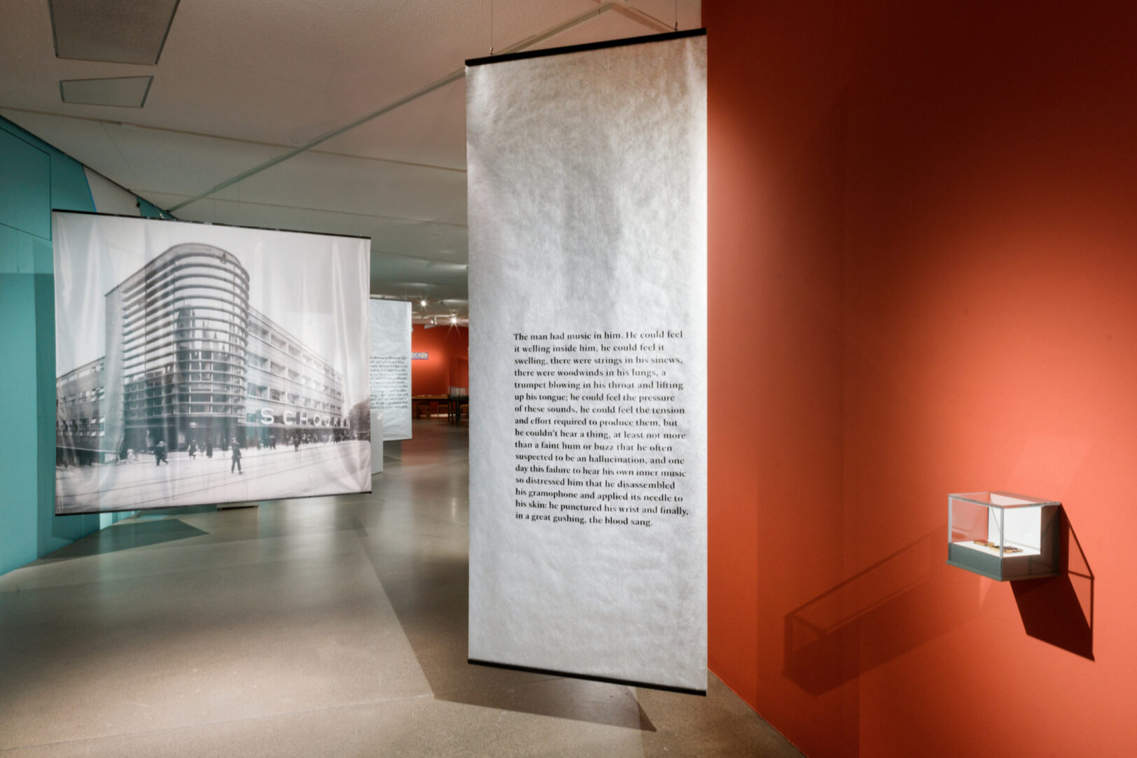 https://e-o-t.de/wordpress/wp-content/uploads/2025/06/Eot-Exhibition_Schocken_02.jpg